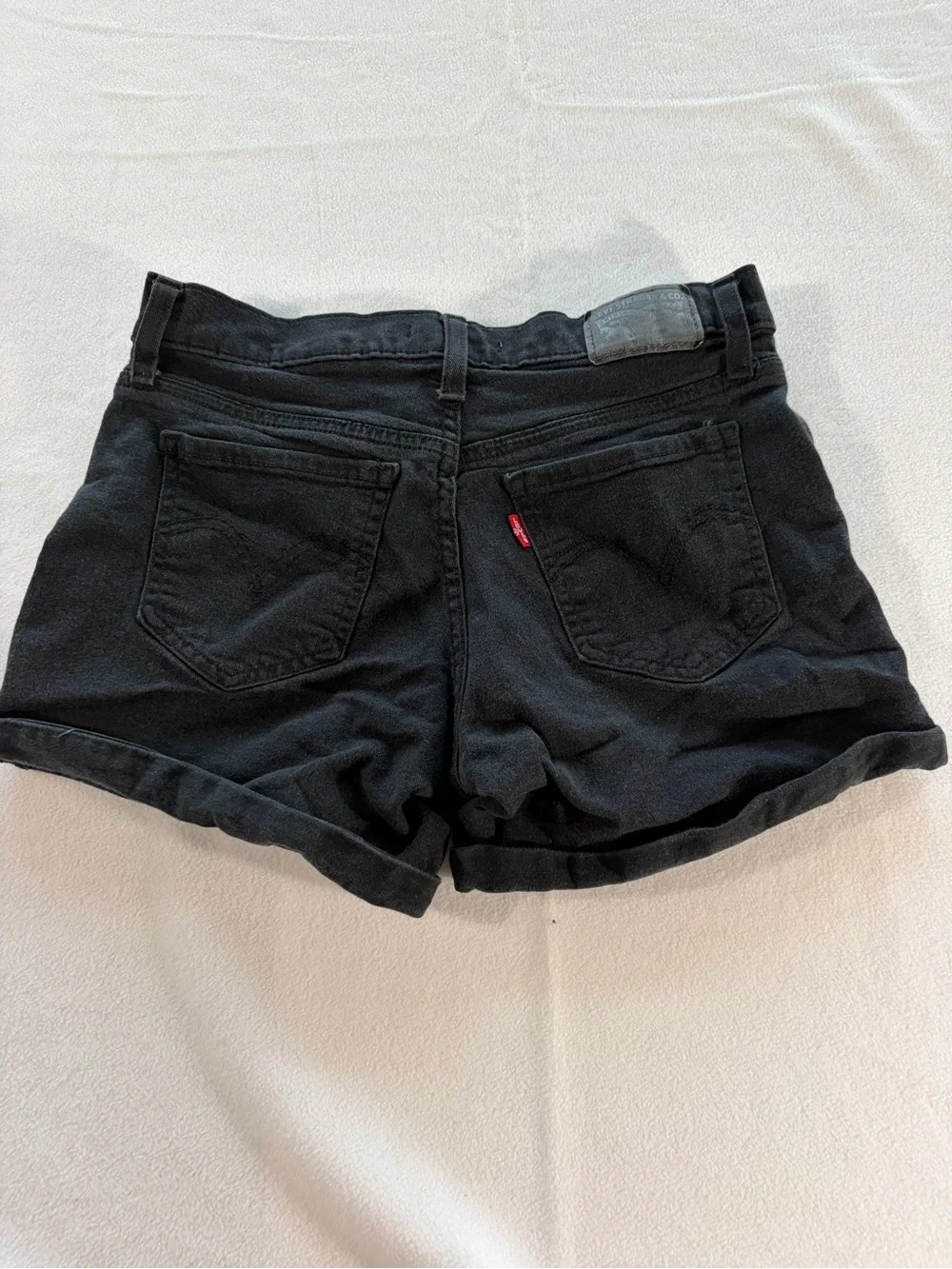 Levi’s Black Women's Casual‎ Rolled-Hem Shorts